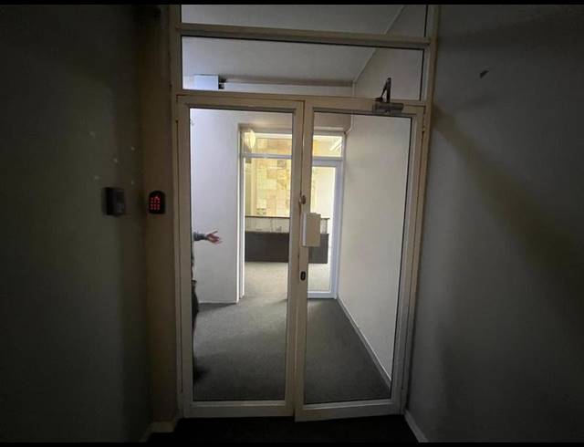 OFFICE FOR SALE IN CLARENDON